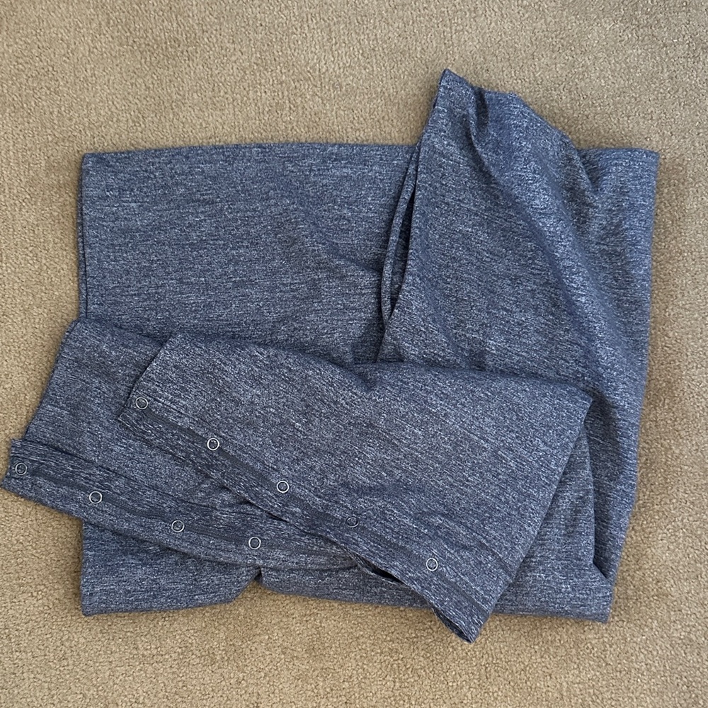lululemon athletica vinyasa wrap, scarf Heathered Gray Tunic with Metal Logo